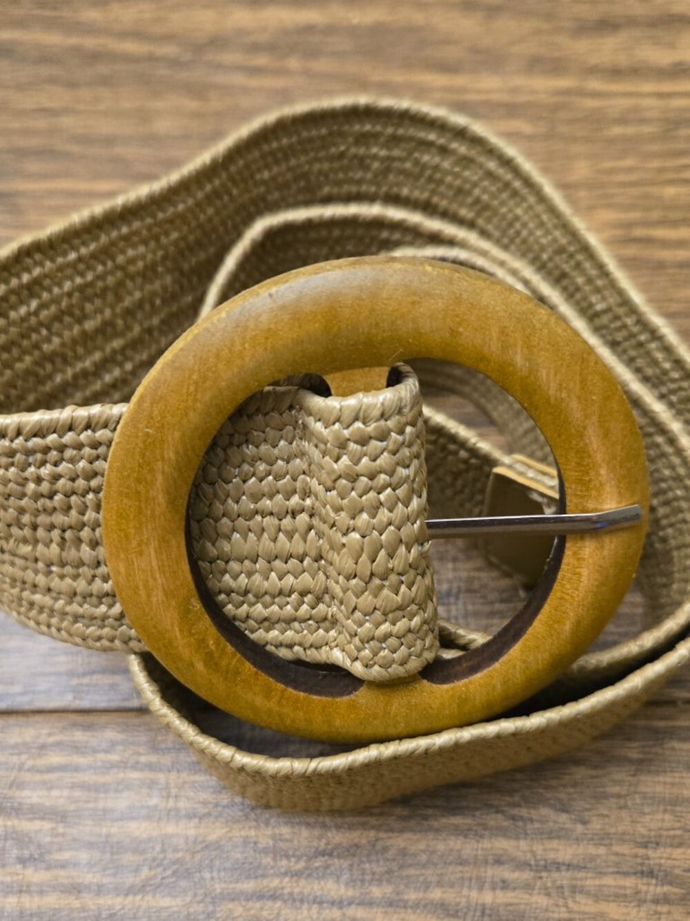 Women's Woven Stretch Tan Belt w/Round Tan Wood Buckle - NWOT